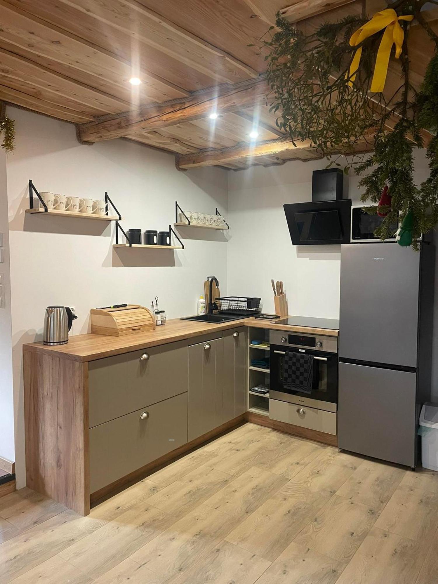 Jaskowa Chata Bieszczady Apartament Z Basenem Baligród Exterior foto